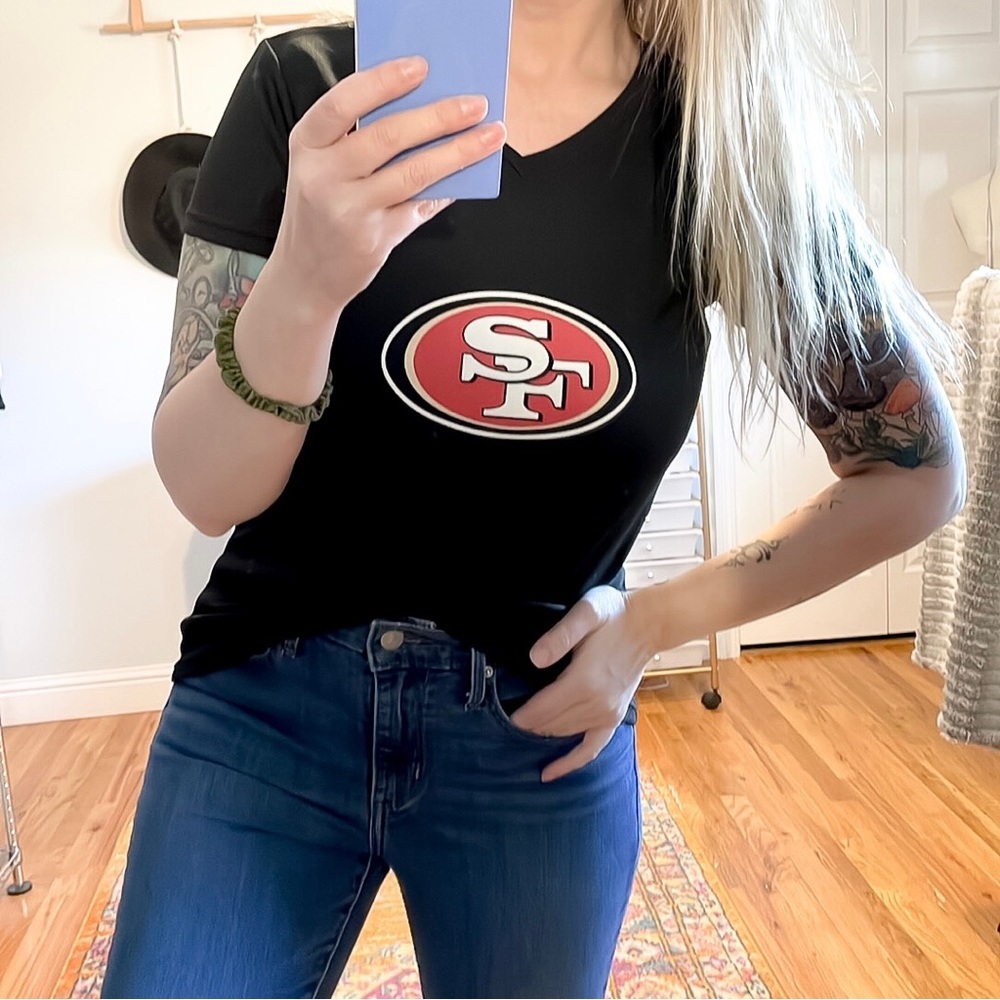Green Layer | San Francisco 49ers V Neck Tee Women’s Black Short Sleeve Size M - Picture 3 of 7